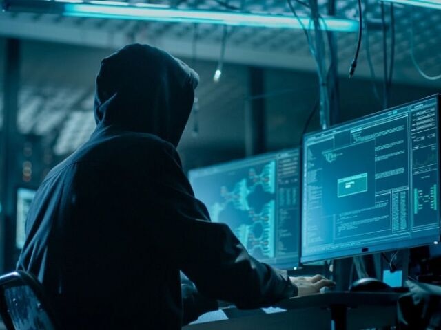hacker-min (1)